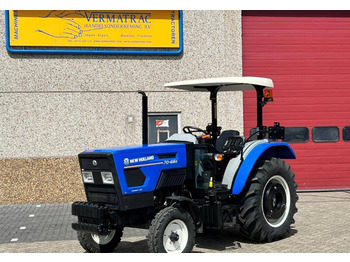 Traktor NEW HOLLAND