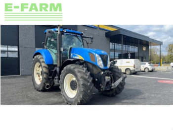 Traktor NEW HOLLAND T7000