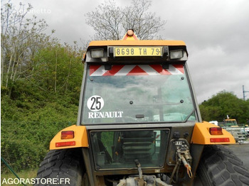 Traktor RENAULT
