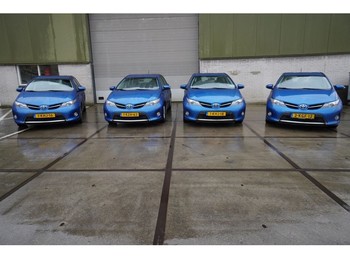 Mini avtobus Toyota Auris HYBRID 1.8 CVT MPV