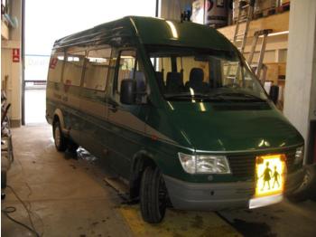 Mercedes-Benz 412 - Minibus