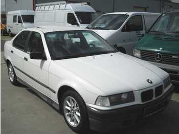 BMW 320i - Avtomobil