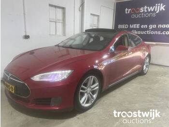 Tesla 70D Base - Avtomobil
