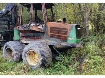 Gozdarski traktor JOHN DEERE
