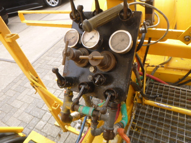 Stroj za asfalterska dela HOFMANN H33D: slika 15