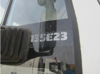 Dvižna ploščad montirana na tovornjak Iveco Eurotech 135E23: slika 3