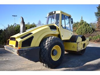 Kompaktor BOMAG BW 216 DH-4
