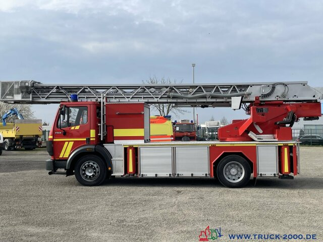 Dvižna ploščad montirana na tovornjak Mercedes-Benz 1422 Metz Feuerwehr Leiter 30 m. nur 31.361 Km.: slika 9