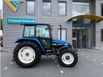 Traktor New Holland 5635: slika 1