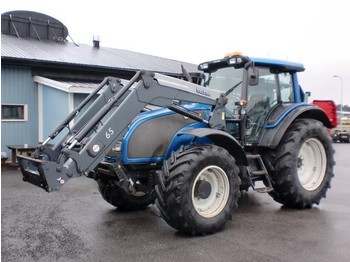 Valtra T151 - Traktor