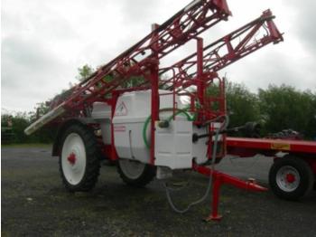 Vlečna škropilnica pilot 2600l 28m