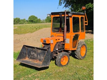Kubota B7100D - Mestni traktor
