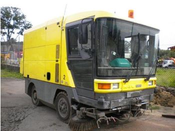 RAVO 5002
 - Vozilo za pometanje
