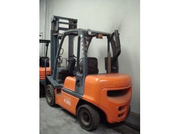 NISSAN FGD02A300 - Diesel viličar