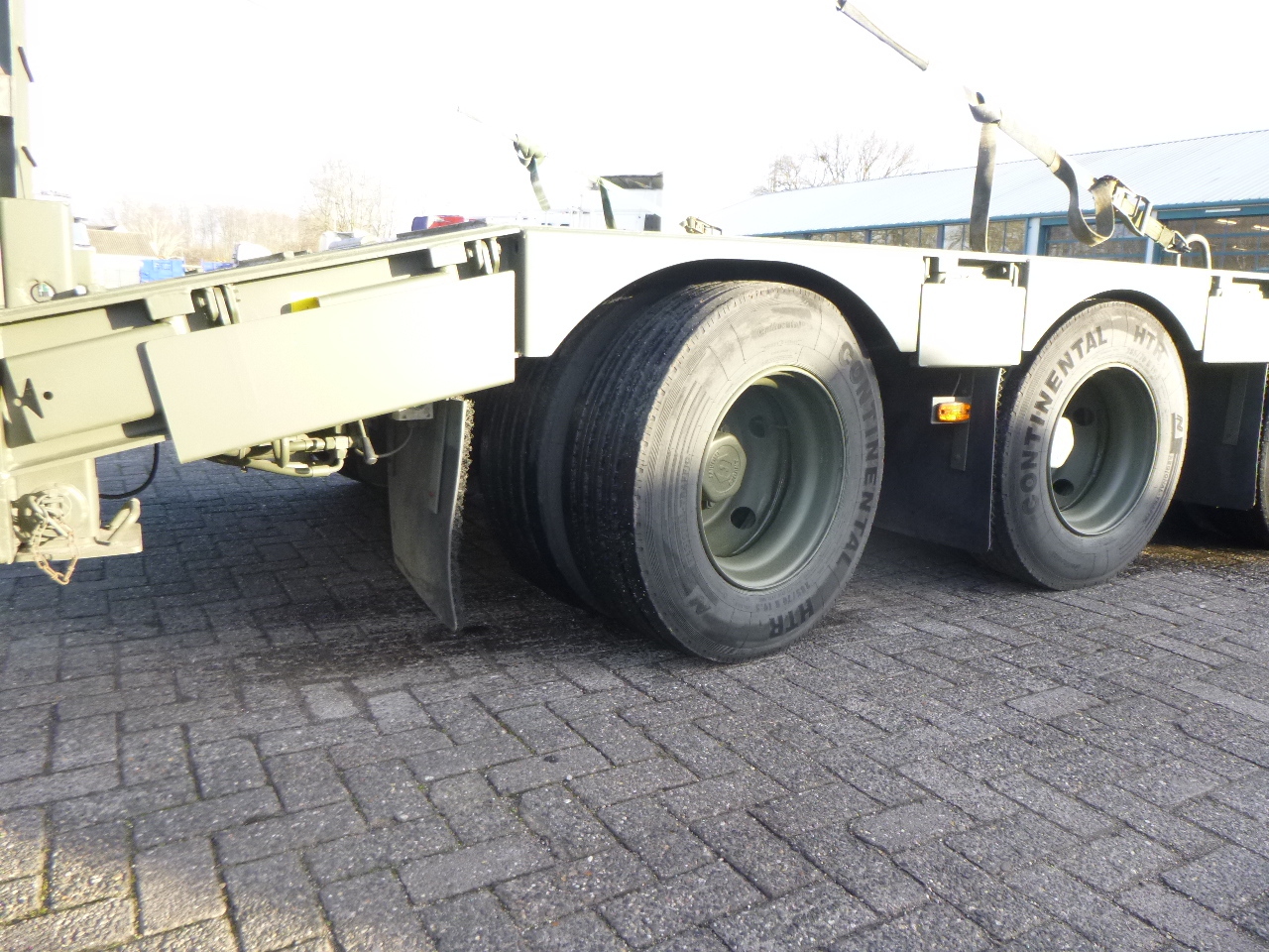 Nizko noseča polprikolica Broshuis 3-axle semi-lowbed trailer E-2130 / 73 t + ramps: slika 15