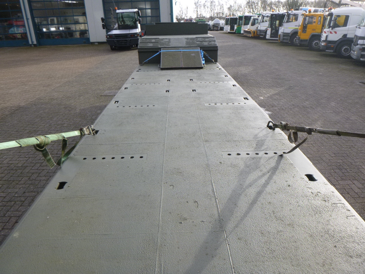 Nizko noseča polprikolica Broshuis 3-axle semi-lowbed trailer E-2130 / 73 t + ramps: slika 8