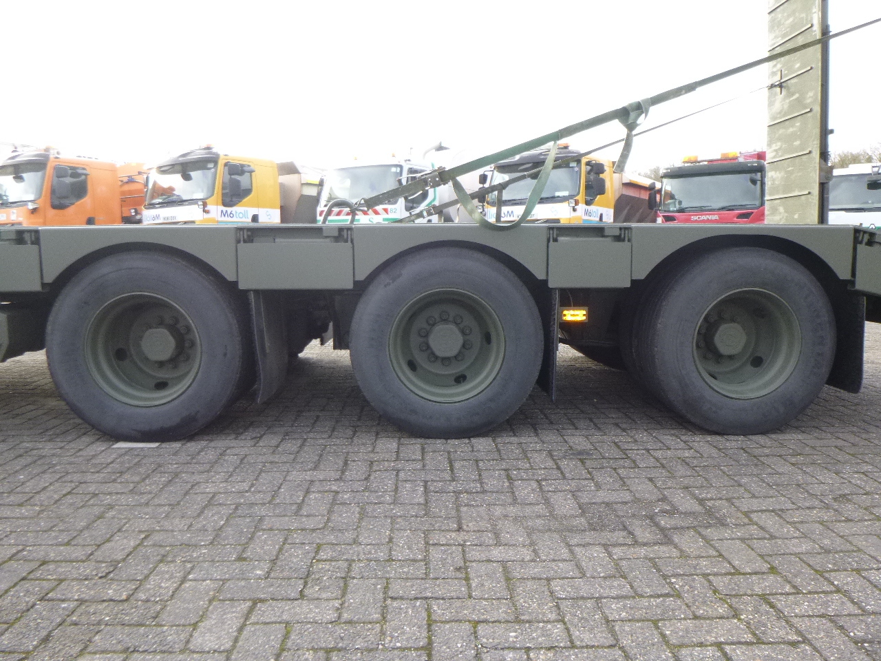 Nizko noseča polprikolica Broshuis 3-axle semi-lowbed trailer E-2130 / 73 t + ramps: slika 13