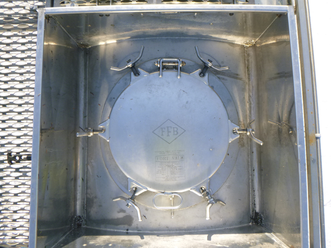 Polprikolica cisterna za transport kemikalij Feldbinder Chemical tank inox L4BH 30 m3 / 1 comp + pump: slika 31