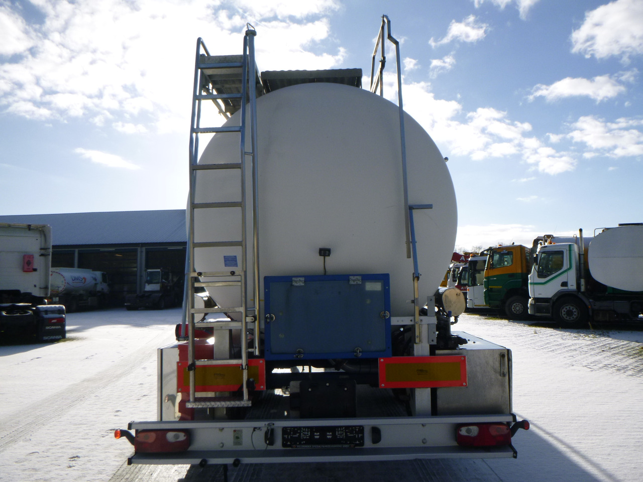 Polprikolica cisterna za transport kemikalij Feldbinder Chemical tank inox L4BH 30 m3 / 1 comp + pump: slika 5