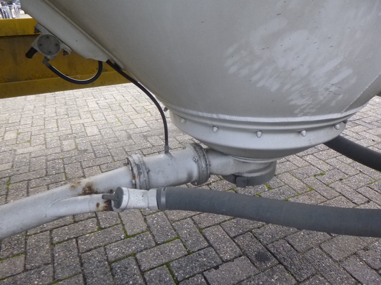 Polprikolica cisterna za transport moke Feldbinder Powder tank alu alu 49 m3 / 1 comp: slika 23