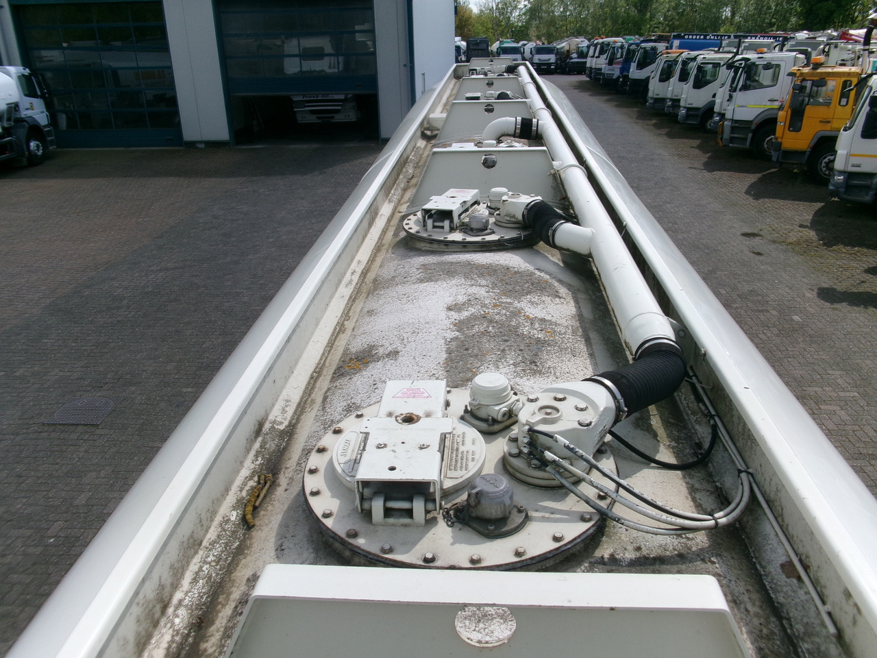 Polprikolica cisterna za transport goriva L.A.G. Fuel tank alu 44.4 m3 / 6 comp + pump: slika 20