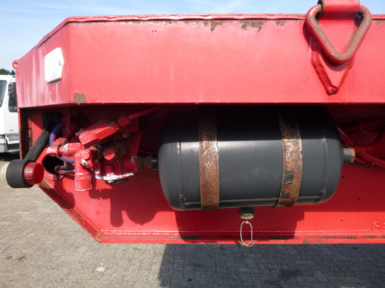 Nizko noseča polprikolica Nooteboom 3-axle lowbed trailer OSDAZ-56: slika 11