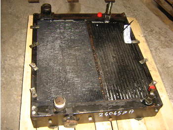 Case Poclain 81CK - Hladilnik motorja