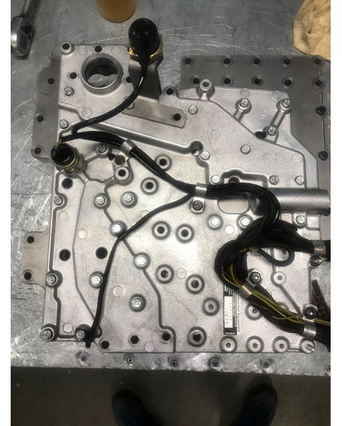 Nov Menjalnik Volvo Rebuilt valve block 22517 22518 22545 22546 22648 22649 22688 22689 22640 22650 22401 22671 22418 22419: slika 2