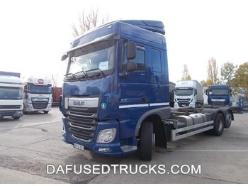 Kontejnerski tovornjak/ Tovornjak z zamenljivim tovoriščem DAF FAR XF460: slika 1