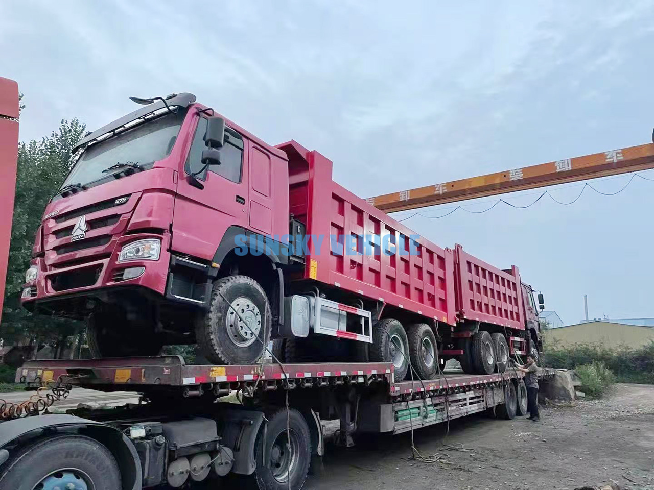 Tovornjak prekucnik za transport razsutega materiala HOWO 6X4 400/430HP Tipper Truck: slika 10