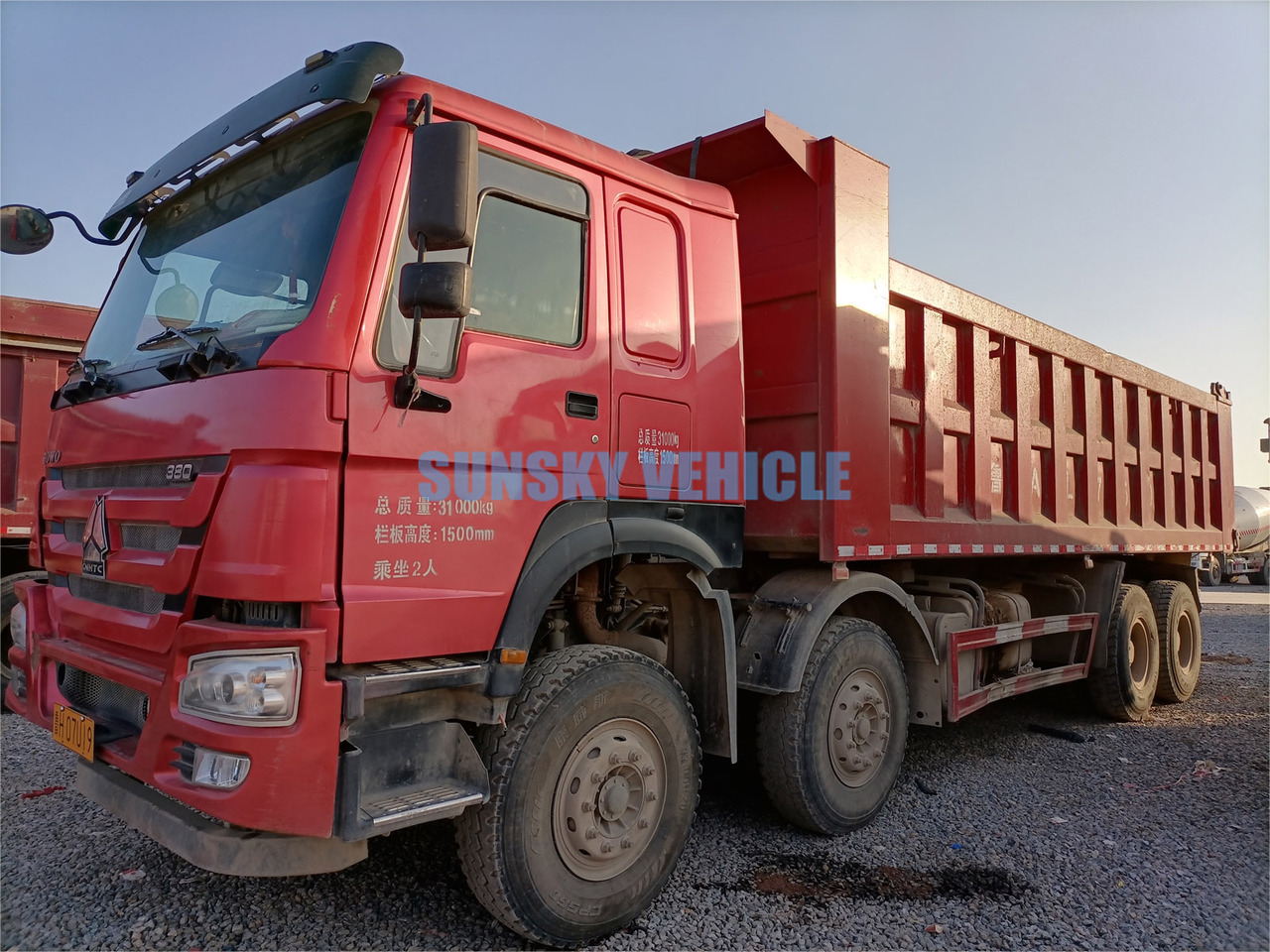 Tovornjak prekucnik za transport razsutega materiala HOWO 8x4 NX430 Dump Truck: slika 10