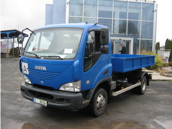  AVIA D100 4x2Abrollkipper - Kontejnerski tovornjak/ Tovornjak z zamenljivim tovoriščem