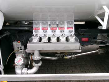 Tovornjak cisterna za transport goriva Mercedes Axor 1829 4x2 steel fuel tank 13 m3 / 5 comp / ADR 01/2024: slika 5