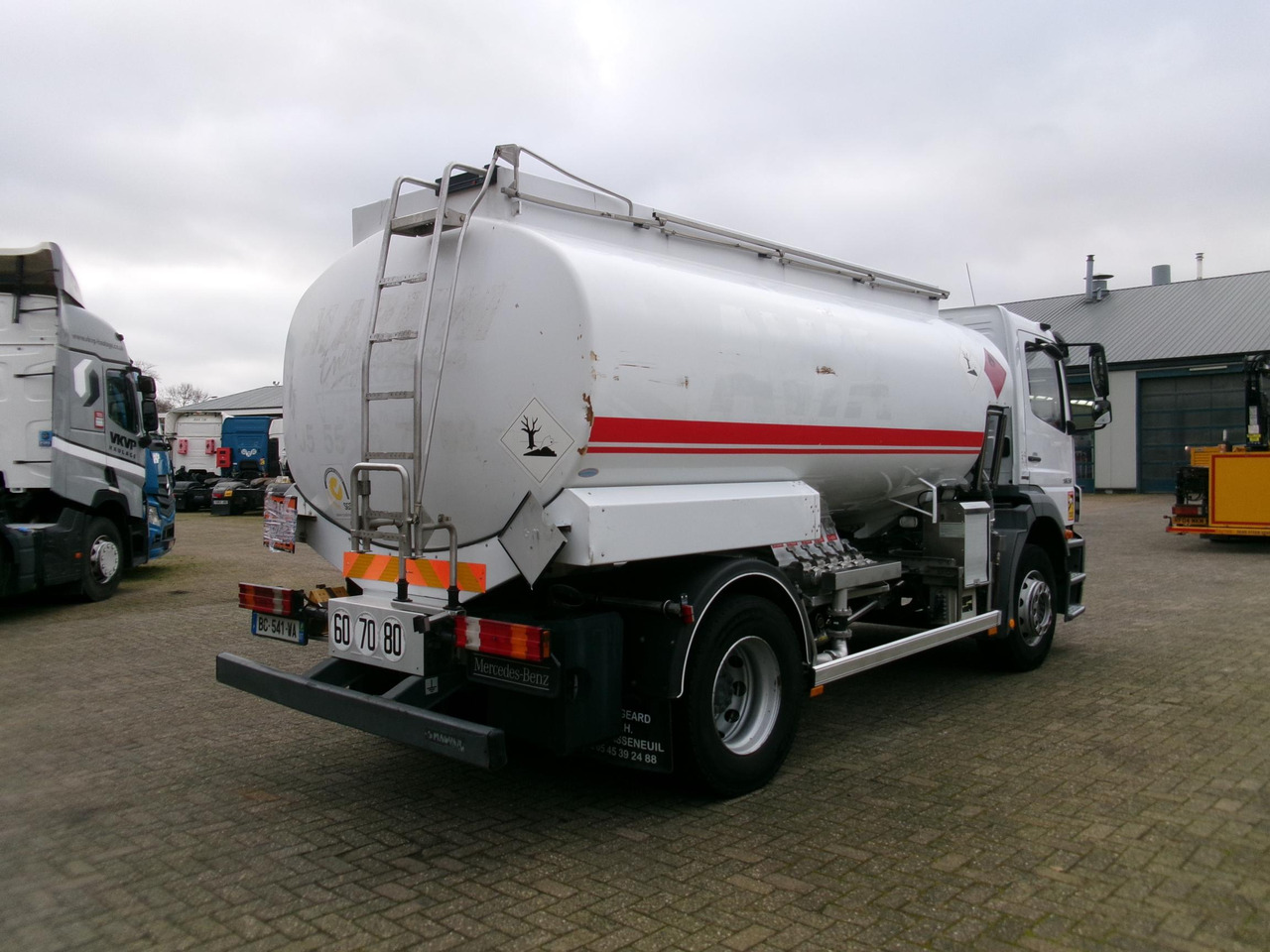 Tovornjak cisterna za transport goriva Mercedes Axor 1829 4x2 steel fuel tank 13 m3 / 5 comp / ADR 01/2024: slika 4