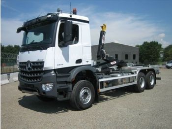 Kotalni prekucni tovornjak Mercedes-Benz 3342 6X6 HYVA Abroller: slika 1