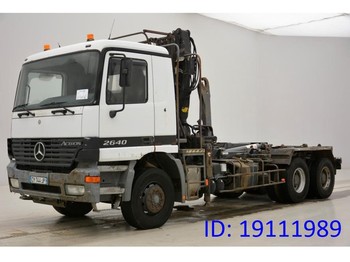Kotalni prekucni tovornjak, Tovornjak z dvigalom Mercedes-Benz Actros 2640 - 6x4: slika 1