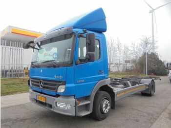 Kontejnerski tovornjak/ Tovornjak z zamenljivim tovoriščem Mercedes-Benz Atego 1218 L: slika 1