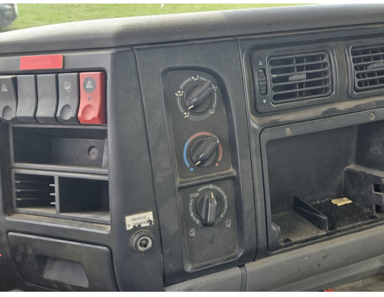Tovornjak cisterna Renault Kerax 420 6x4 Vacuum and P|ressure Truck Manual gearbox: slika 24