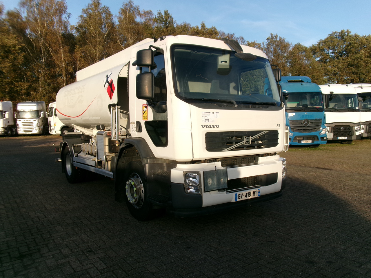 Tovornjak cisterna za transport goriva Volvo FE 280 4x2 fuel tank 13.3 m3 / 4 comp: slika 2