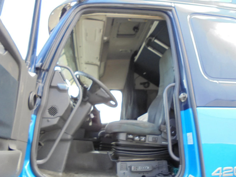 Tovornjak s ponjavo Volvo FH 420 6X2 EUR5: slika 6