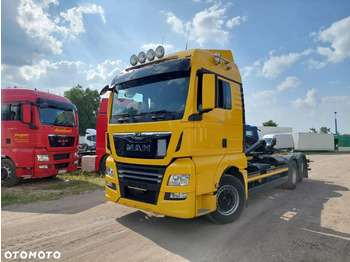 Kotalni prekucni tovornjak MAN TGX 26.500