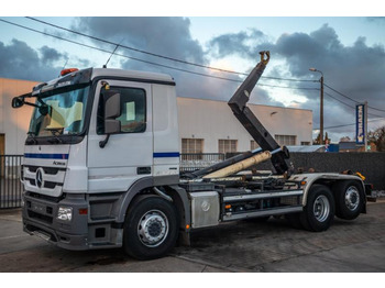 Kontejnerski tovornjak/ Tovornjak z zamenljivim tovoriščem MERCEDES-BENZ Actros 2646