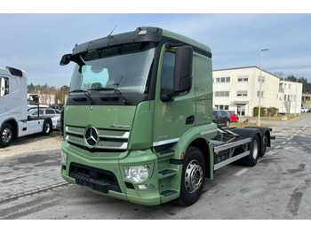 Tovornjak-šasija MERCEDES-BENZ Actros 2543