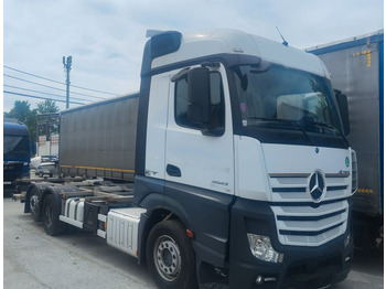 Kontejnerski tovornjak/ Tovornjak z zamenljivim tovoriščem MERCEDES-BENZ Actros 2543