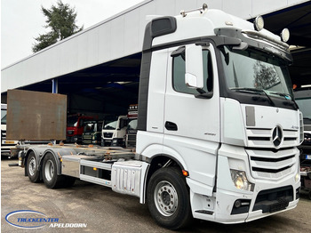 Kontejnerski tovornjak/ Tovornjak z zamenljivim tovoriščem MERCEDES-BENZ Actros 2551