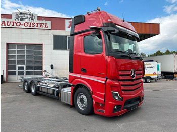 Kontejnerski tovornjak/ Tovornjak z zamenljivim tovoriščem MERCEDES-BENZ Actros 2553