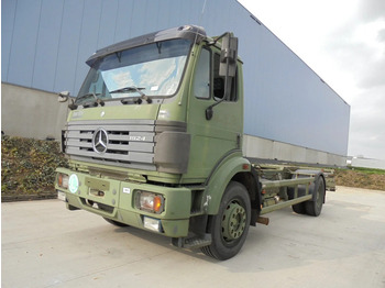 Kontejnerski tovornjak/ Tovornjak z zamenljivim tovoriščem MERCEDES-BENZ SK
