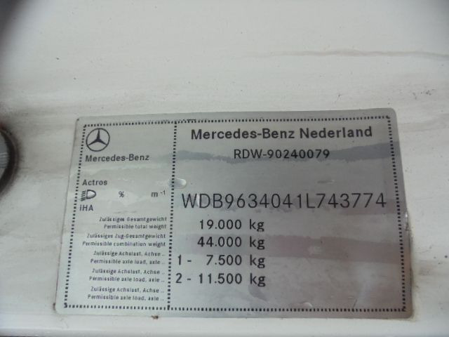 Vlačilec Mercedes-Benz Actros 1836 LS: slika 10