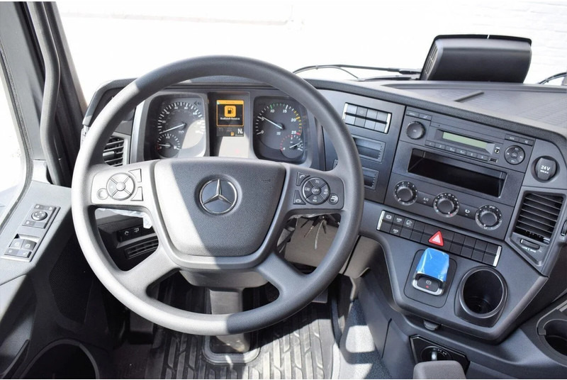Nov Vlačilec Mercedes-Benz Actros 3340 S 6×4 Tractor Head (10 units): slika 9