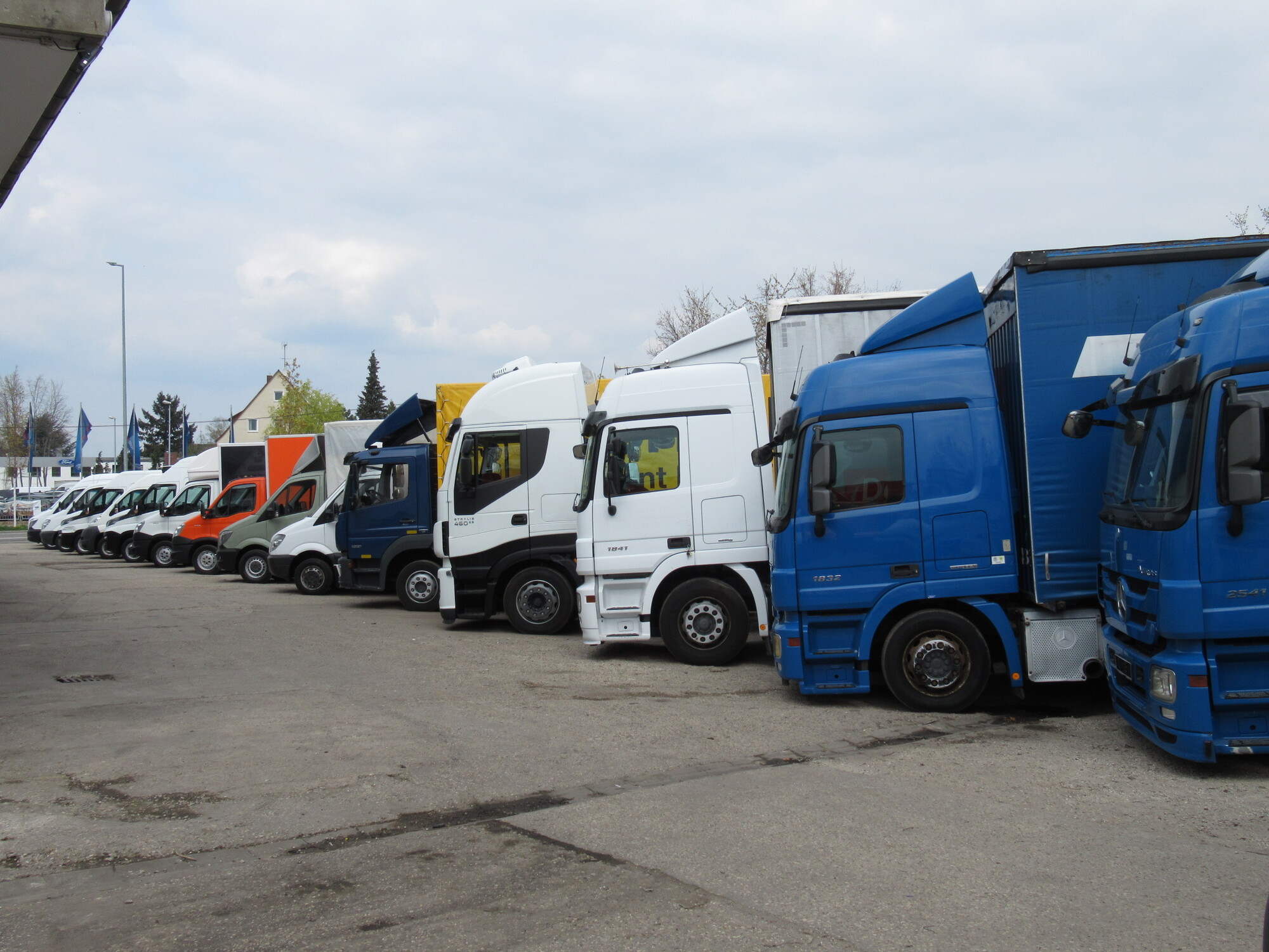 AutoStratis - Dostavna vozila - Leto: 2020, 4x4, dvižna ploščad zadaj undefined: slika 5